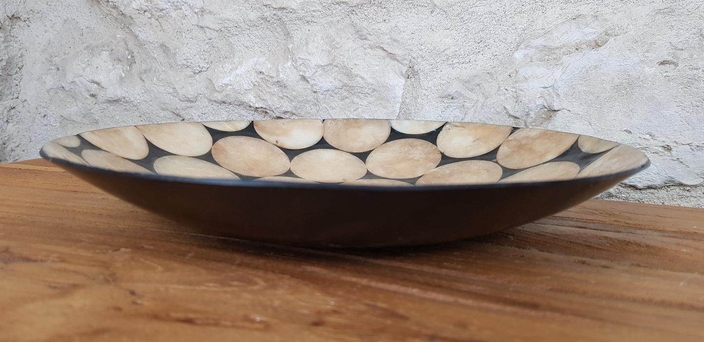 Grand plat en nacre et résine D 25.5 cm