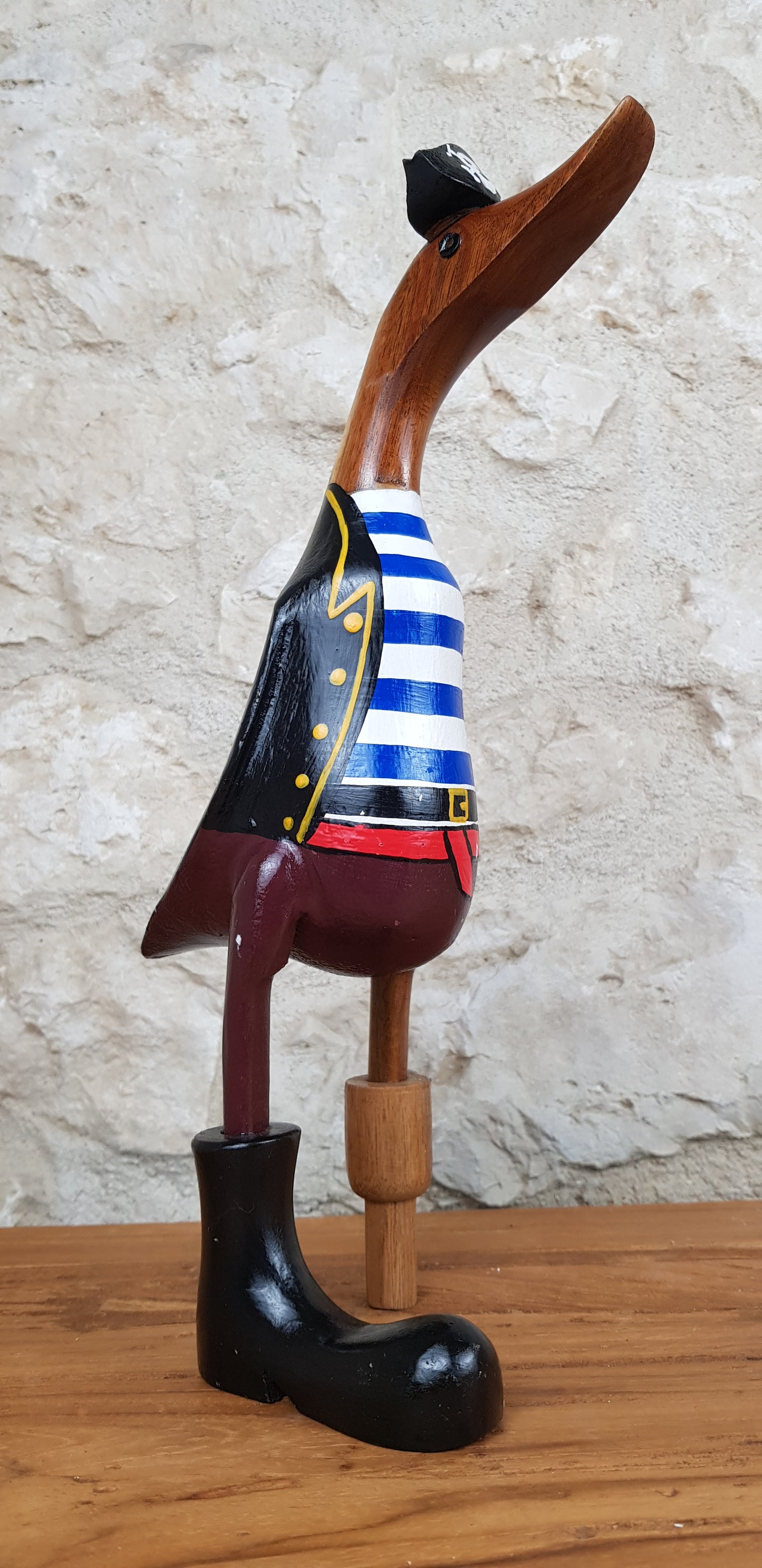 Canard pirate en bois de différentes tailles