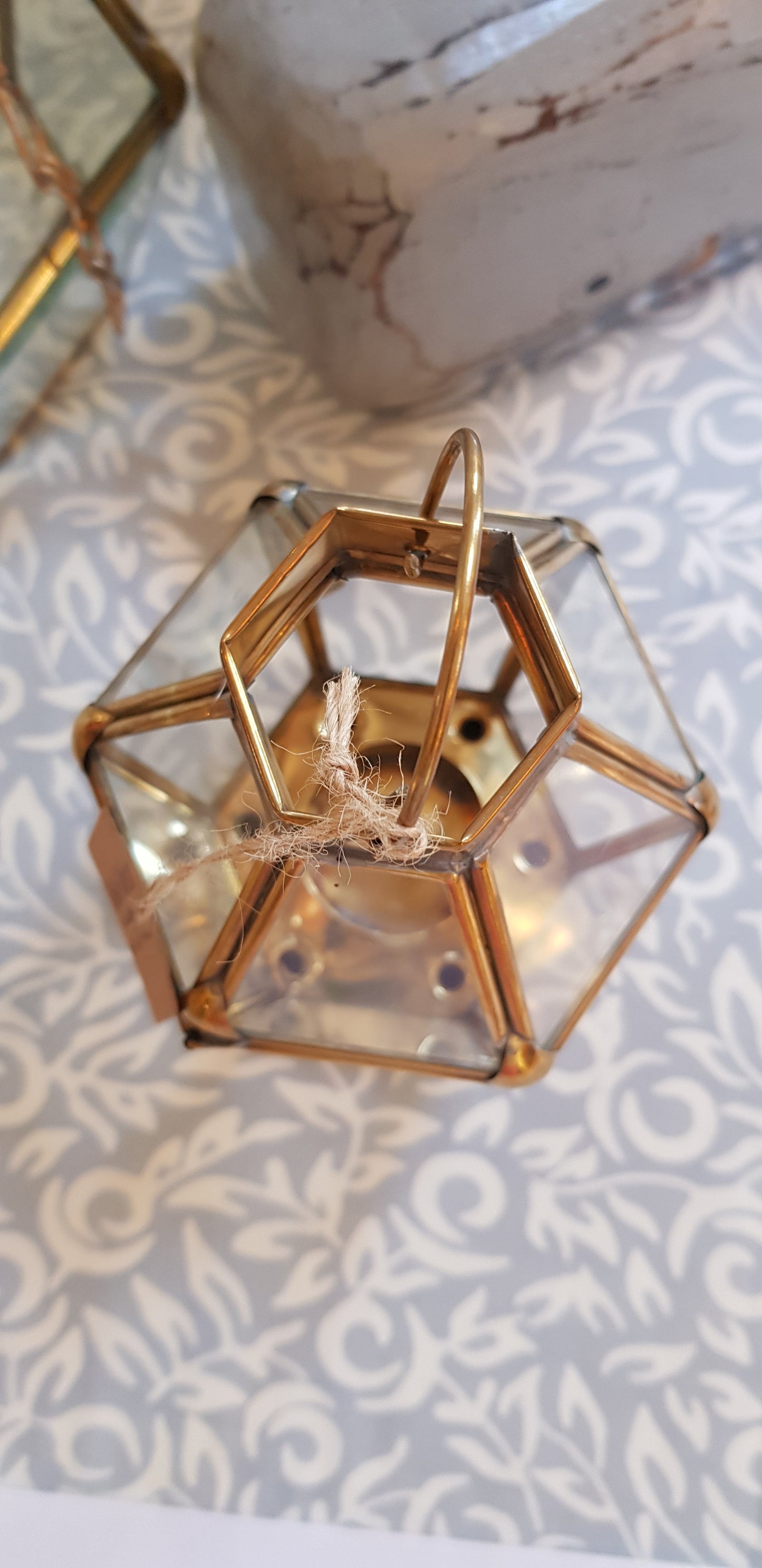 Lanterne hexagonale en laiton H 15 cm