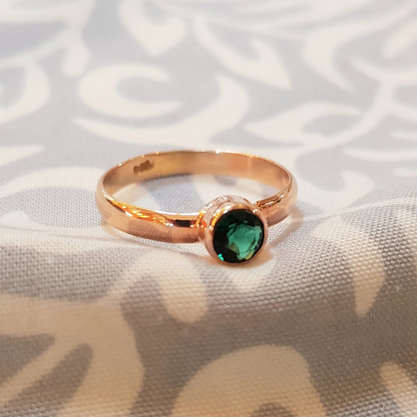Bague en plaqué or rose avec quartz vert