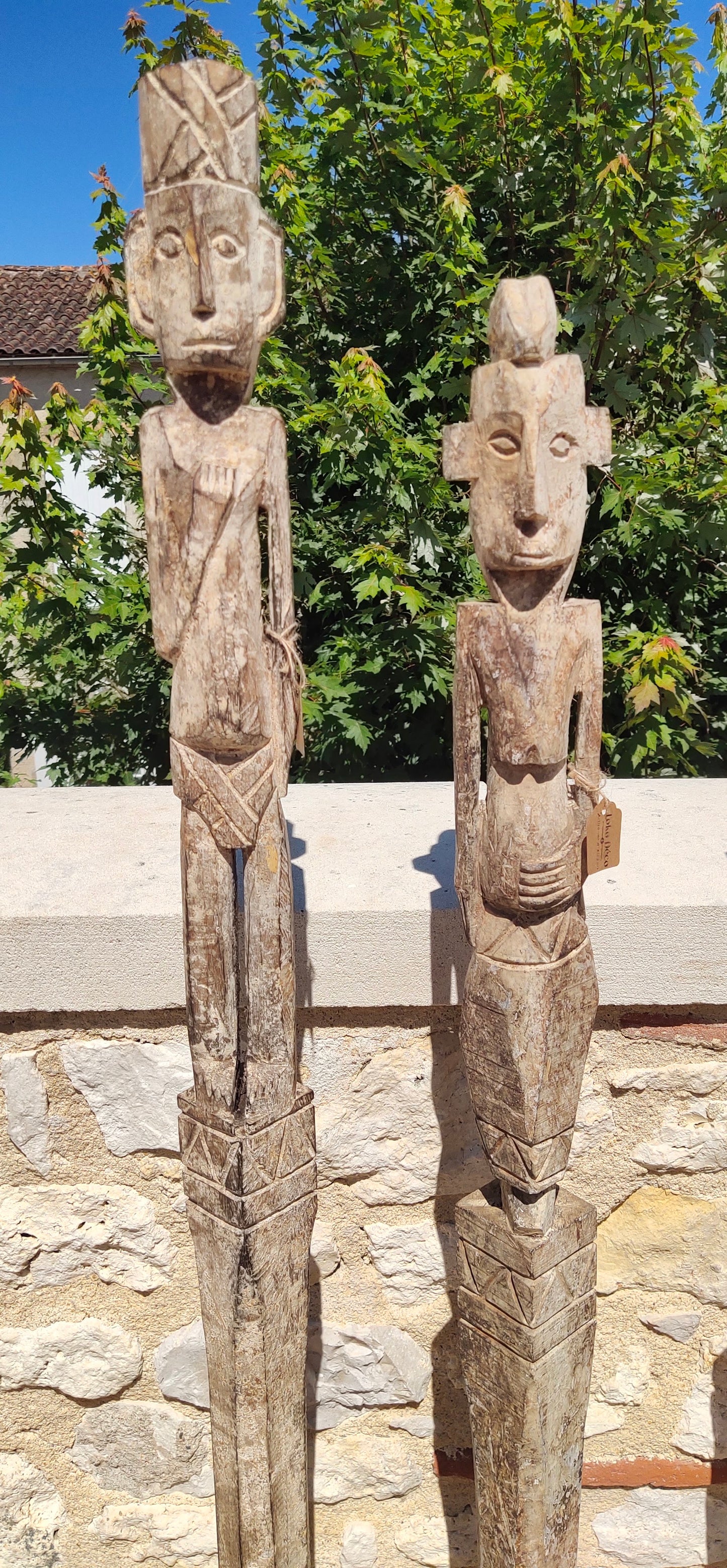 Statue d'art primitif Indonésien en bois