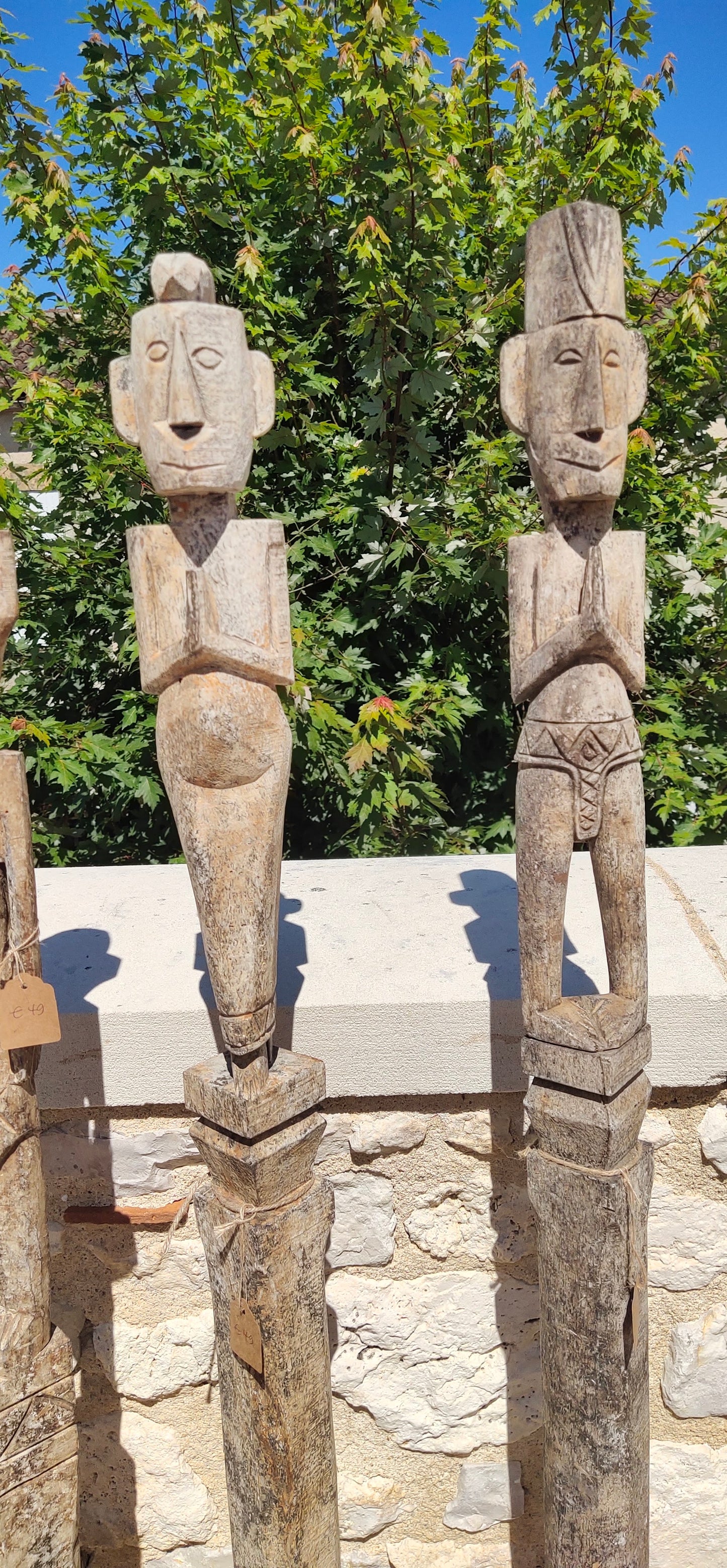 Statue d'art primitif Indonésien en bois