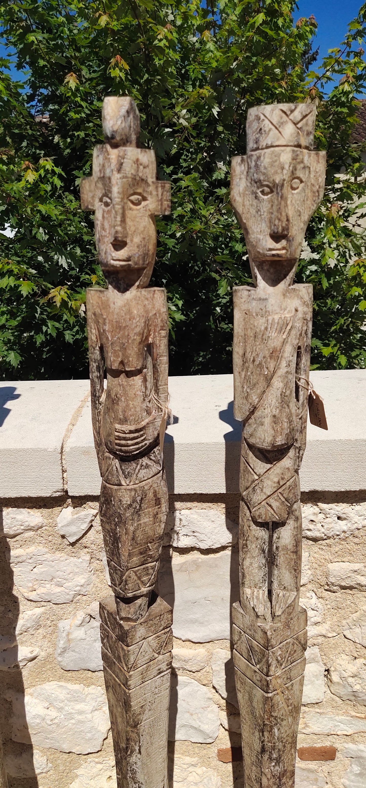 Statue d'art primitif Indonésien en bois