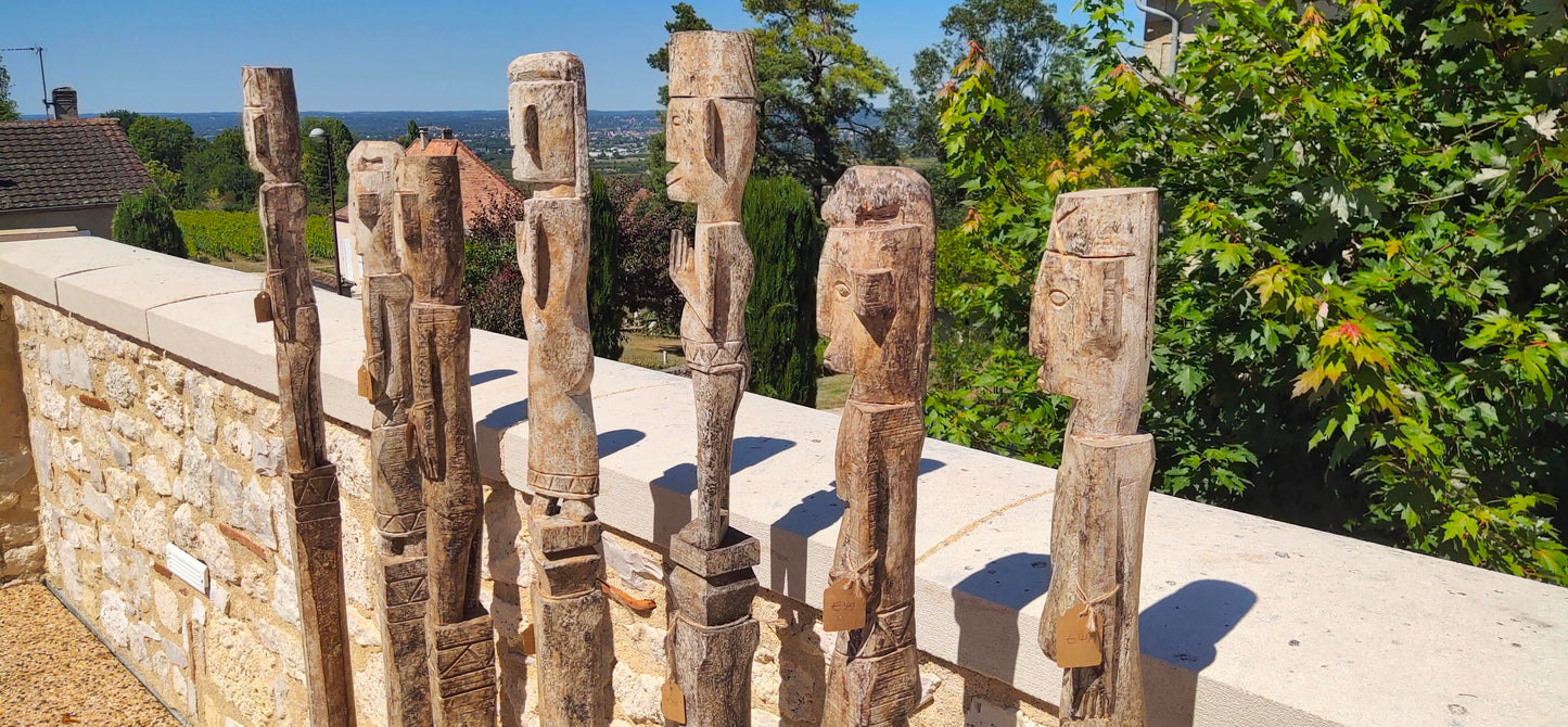 Statue d'art primitif Indonésien en bois