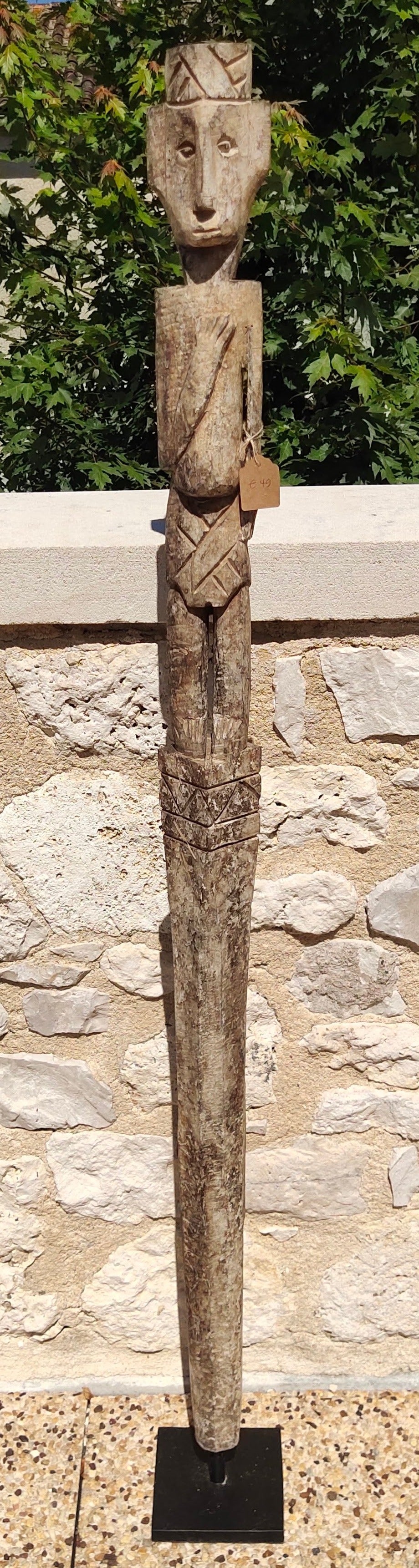 Statue d'art primitif Indonésien en bois