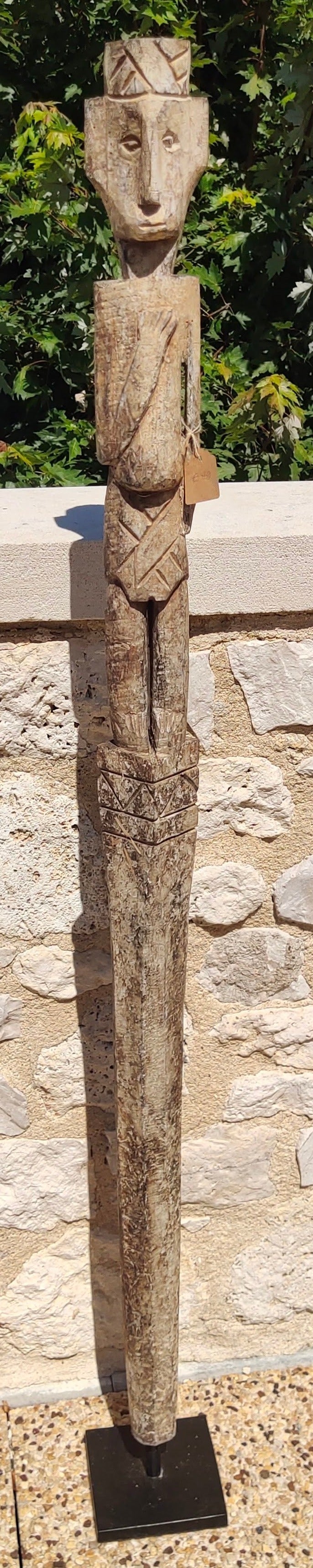 Statue d'art primitif Indonésien en bois