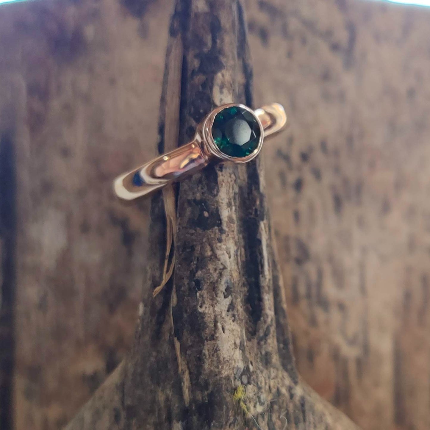Bague en plaqué or rose avec quartz vert