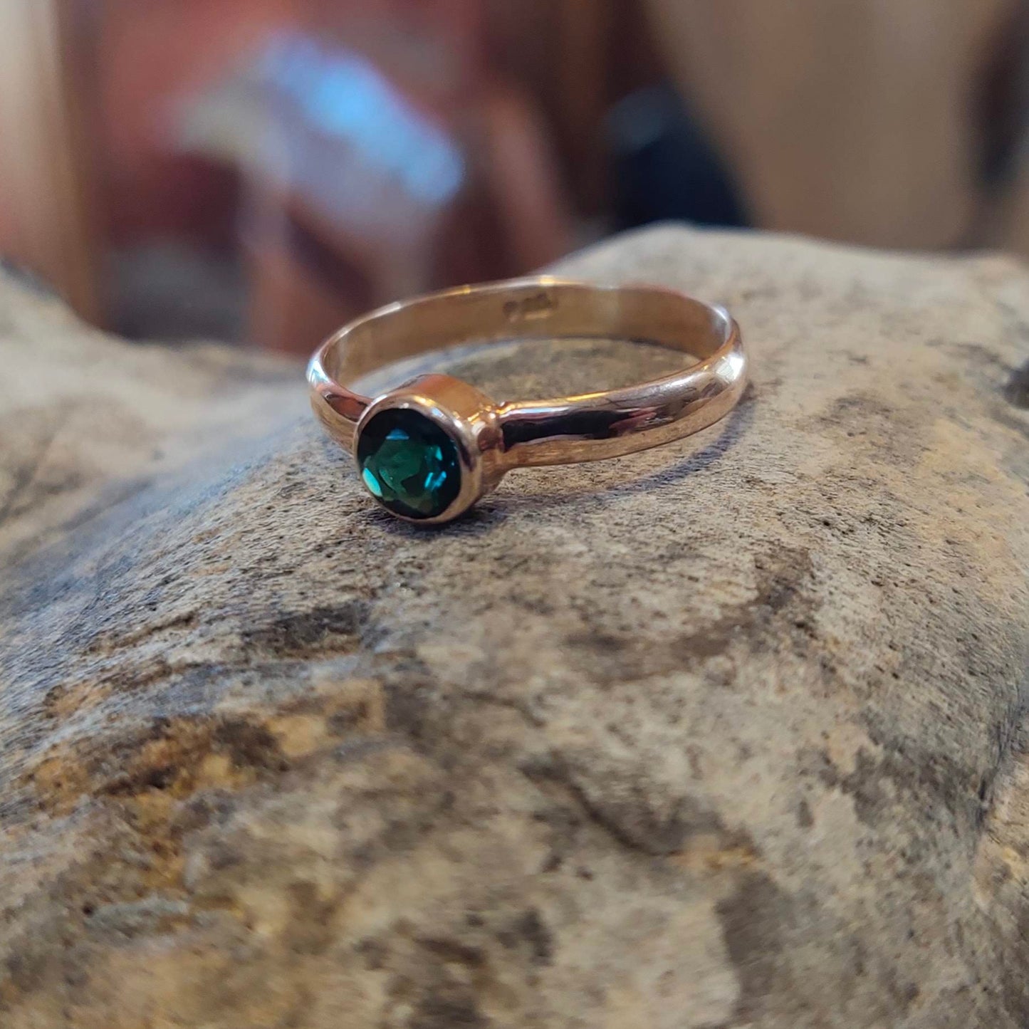 Bague en plaqué or rose avec quartz vert