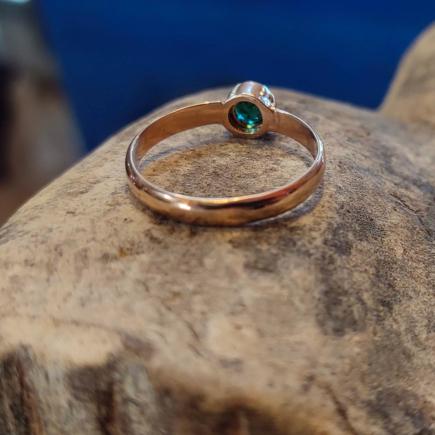 Bague en plaqué or rose avec quartz vert