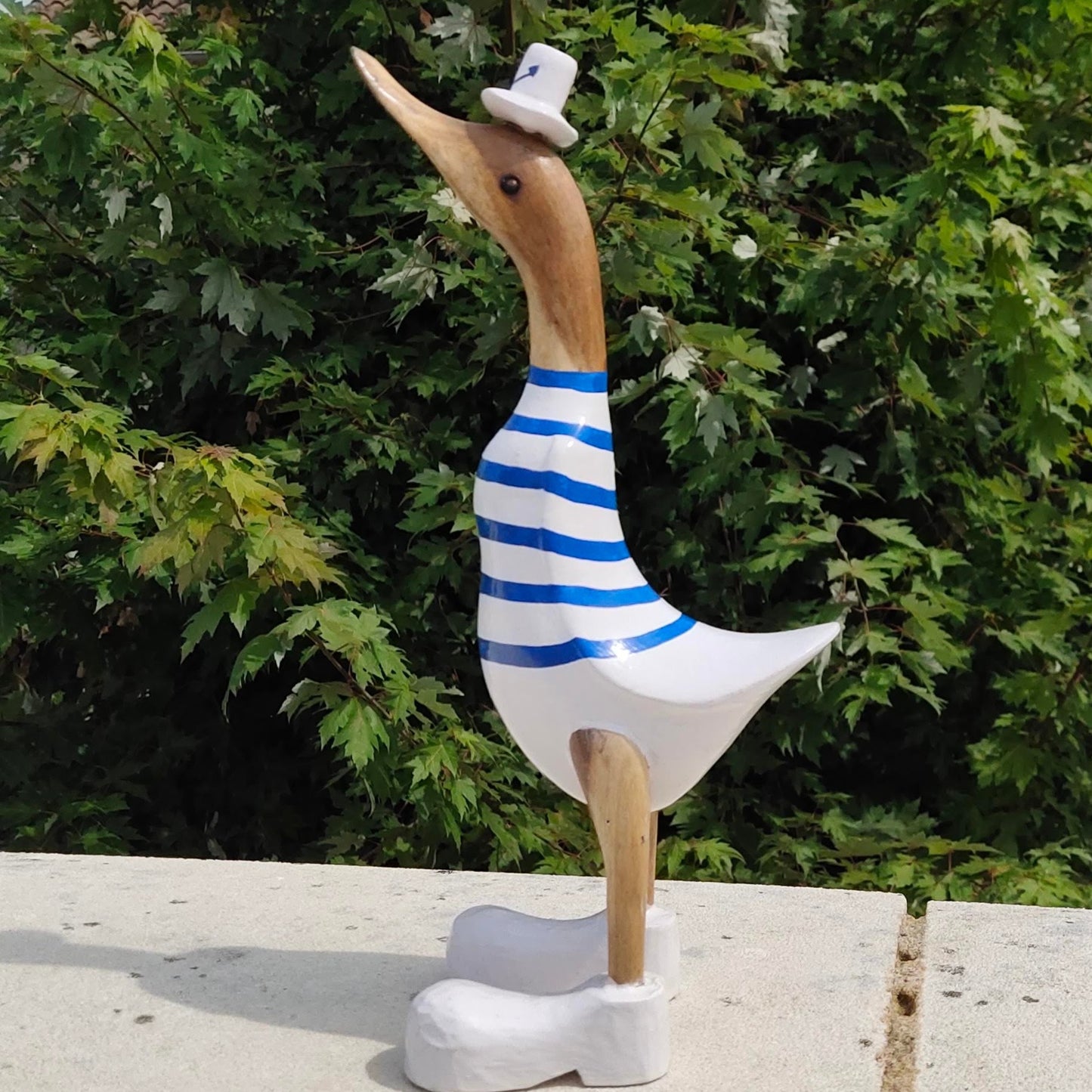Canard marin avec chapeau en bois