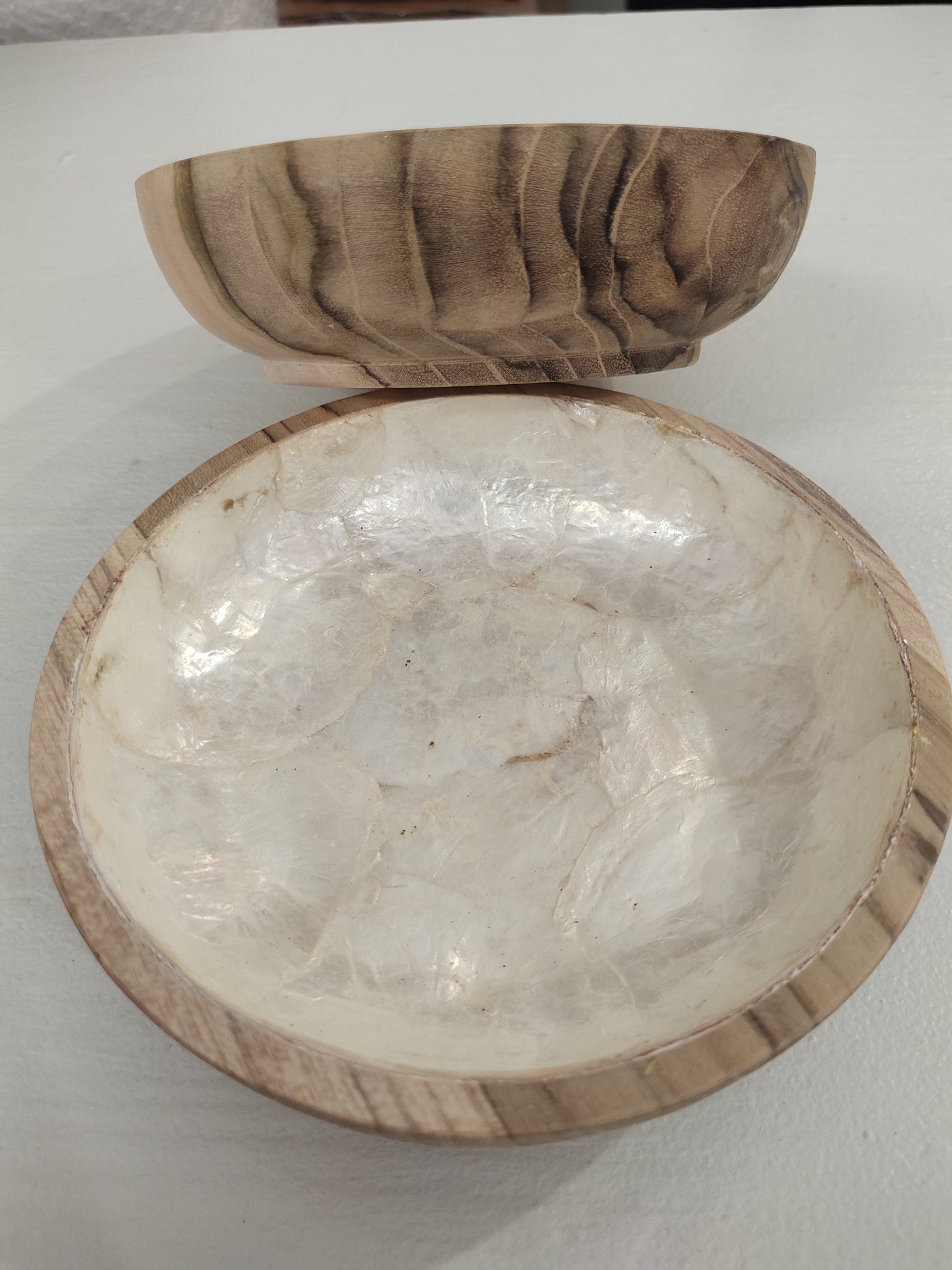 Coupelle en bois et nacre de 14 cm
