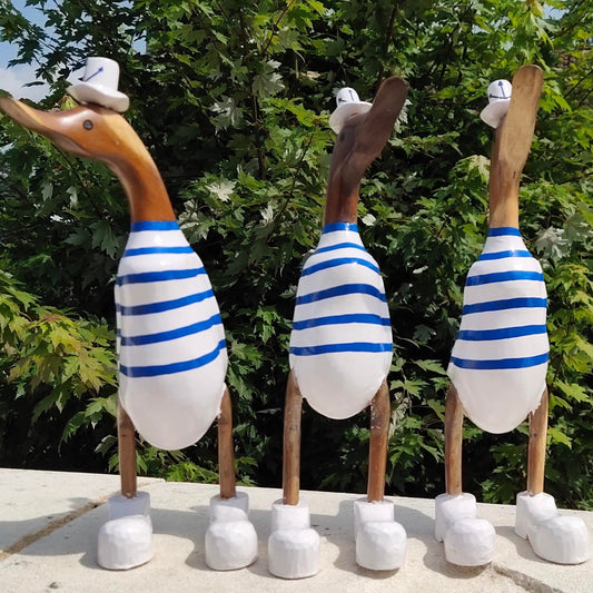 Canard marin avec chapeau en bois