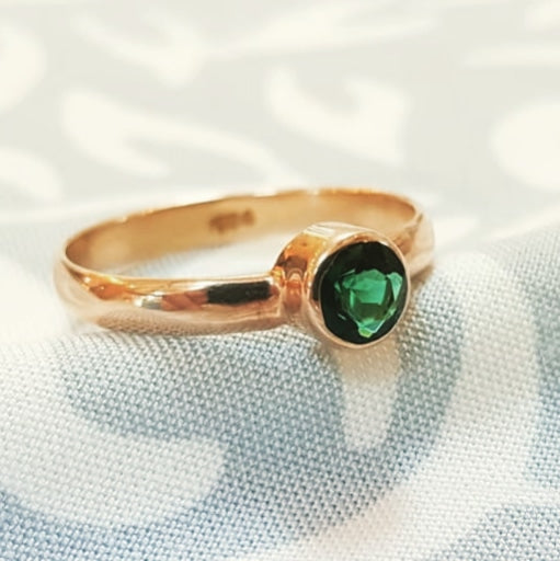 Bague en plaqué or rose avec quartz vert